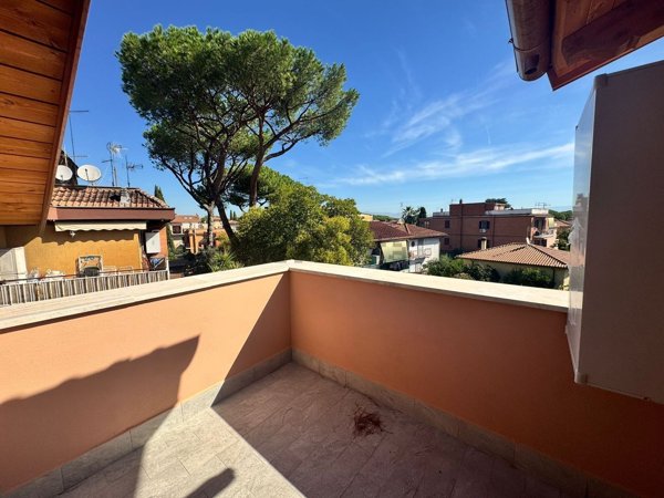 appartamento in vendita a Roma in zona Appio Pignatelli
