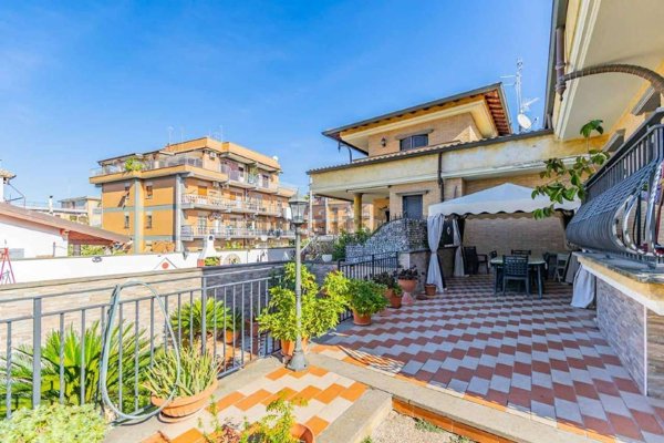 casa indipendente in vendita a Roma in zona Borghesiana