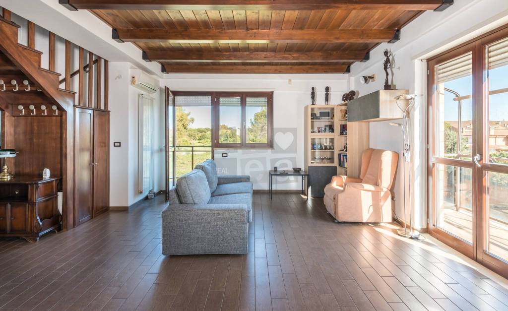 appartamento in vendita a Roma in zona Ostia