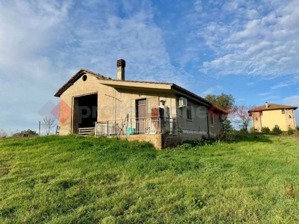 casa indipendente in vendita a Roma in zona Primavalle