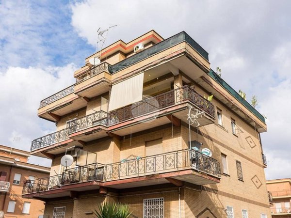 appartamento in vendita a Roma in zona Palmarola