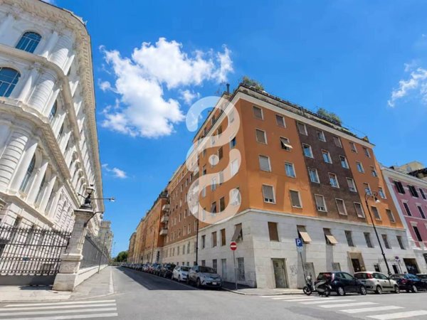 appartamento in vendita a Roma in zona Esquilino
