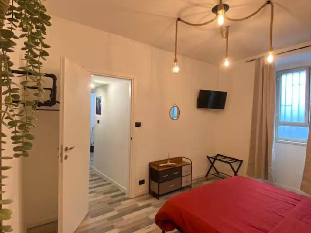 negozio in vendita a Roma in zona Appio Latino