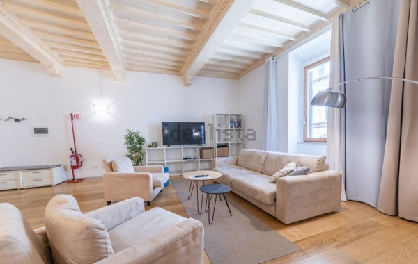 appartamento in vendita a Roma in zona Parione/Sant'Eustachio