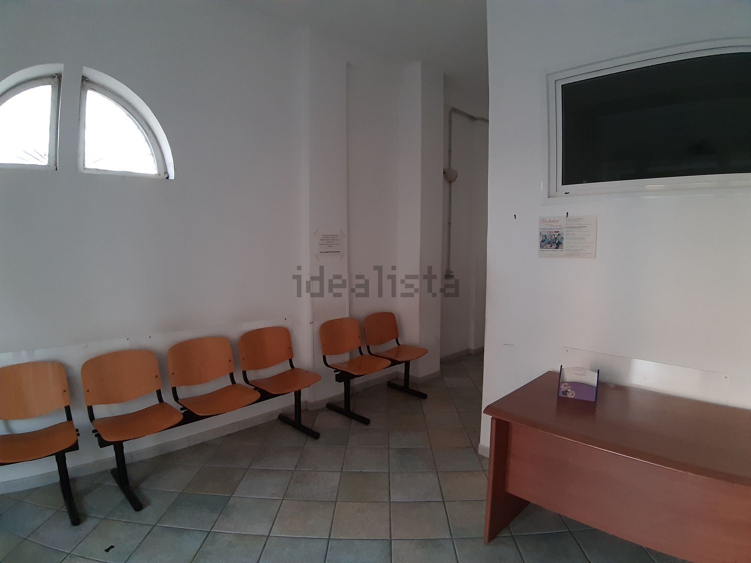 locale commerciale in vendita a Roma in zona Acilia