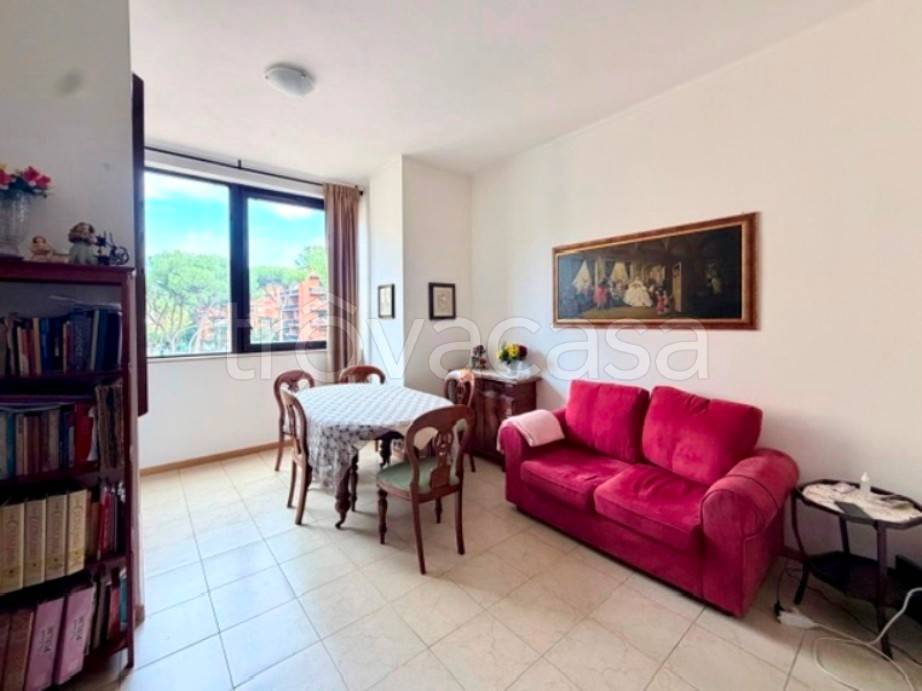 appartamento in vendita a Roma in zona Mostacciano