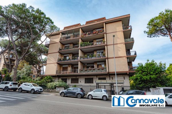 appartamento in vendita a Roma in zona Mostacciano