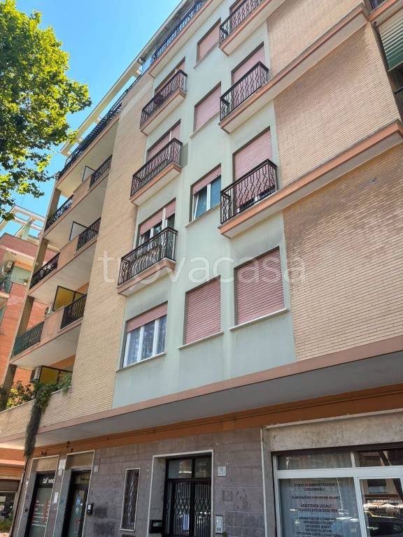 appartamento in vendita a Roma in zona Ostia
