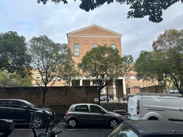 appartamento in vendita a Roma in zona Ostiense