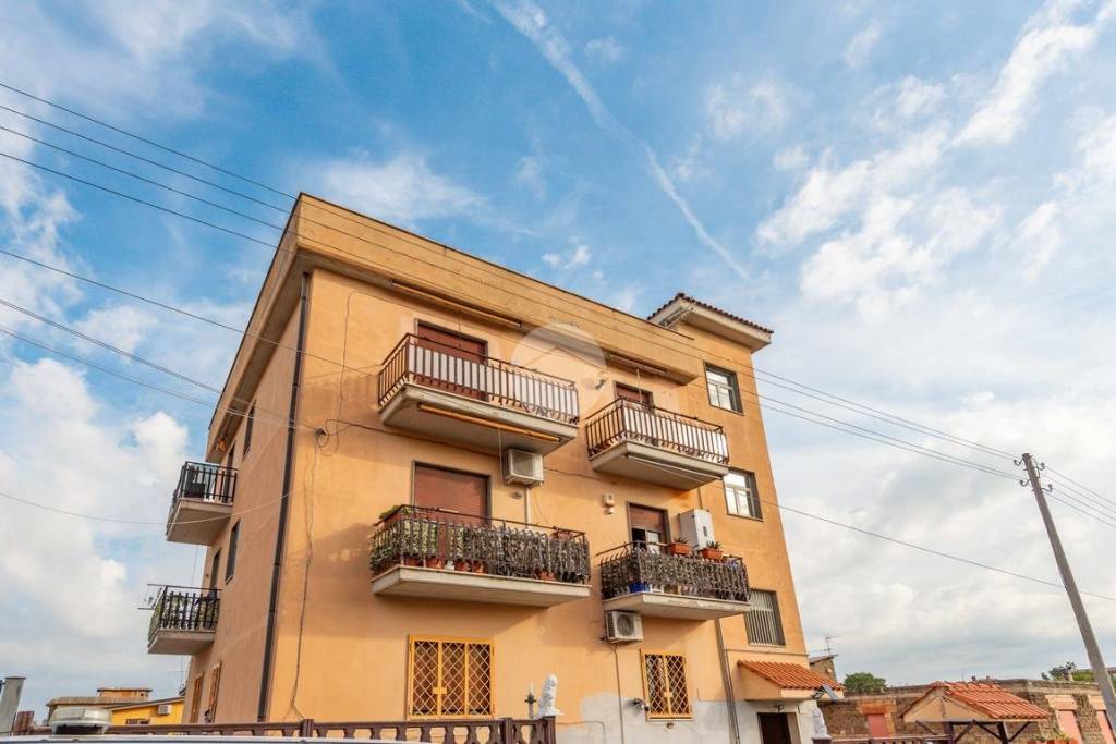 appartamento in vendita a Roma in zona Finocchio