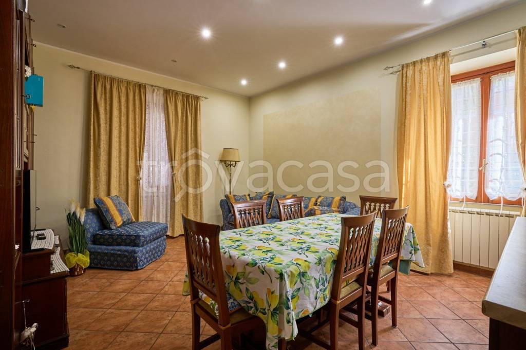 appartamento in vendita a Roma in zona Torre Angela