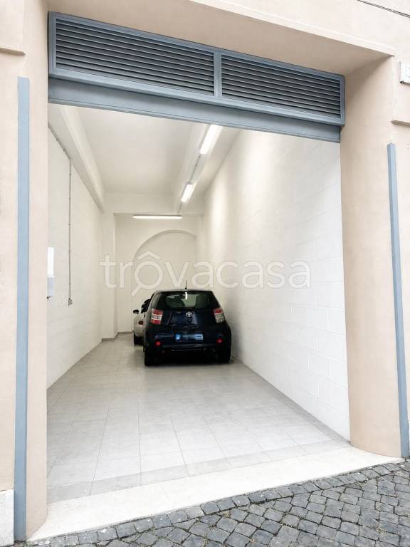 box auto in vendita a Roma in zona Salario