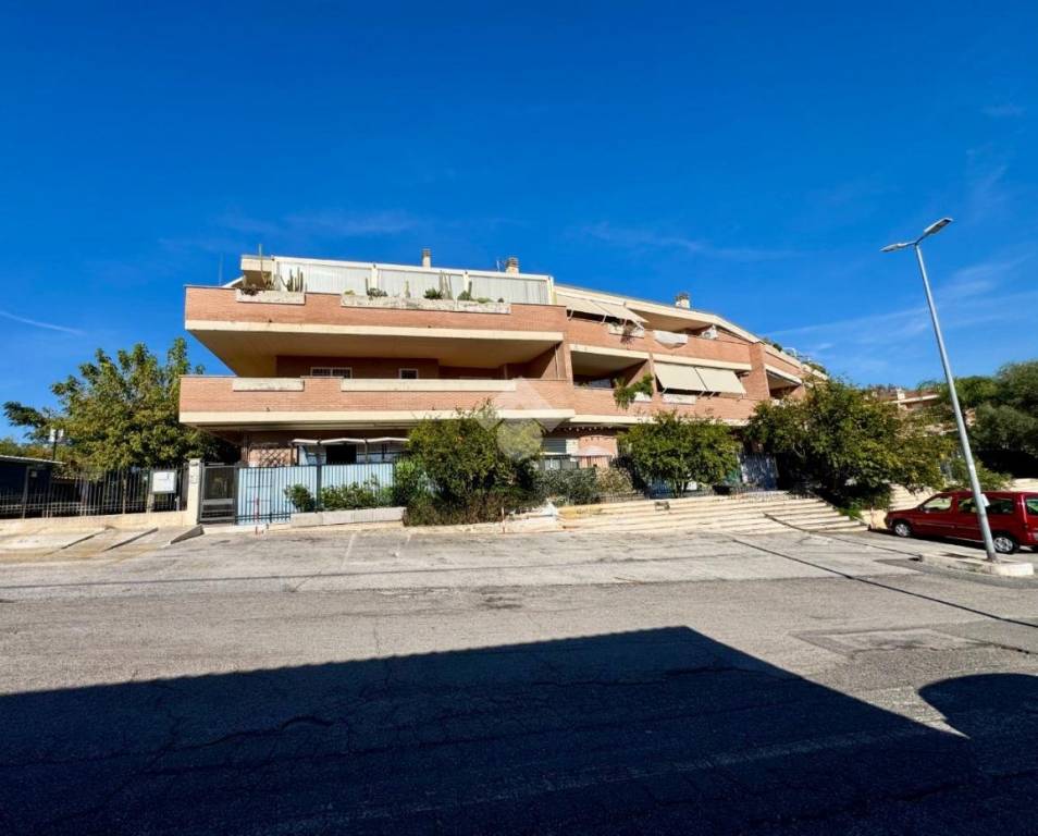 appartamento in vendita a Roma in zona Monte Migliore