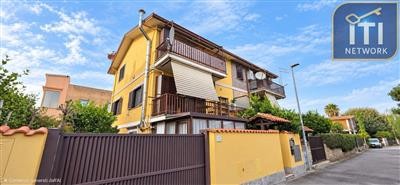 appartamento in vendita a Roma in zona Longarina