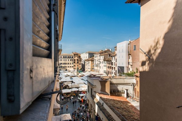 appartamento in vendita a Roma in zona Rione Regola