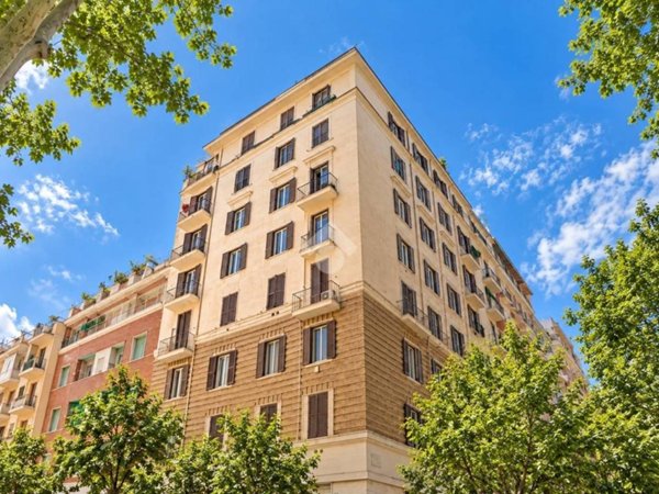 appartamento in vendita a Roma in zona Appio Latino