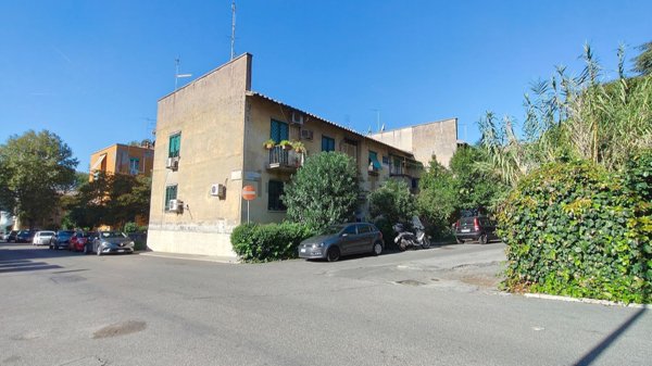appartamento in vendita a Roma in zona San Basilio