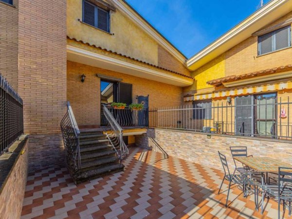 casa indipendente in vendita a Roma in zona Borghesiana