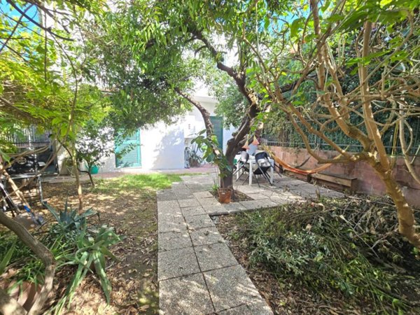 casa indipendente in vendita a Roma in zona Tuscolano