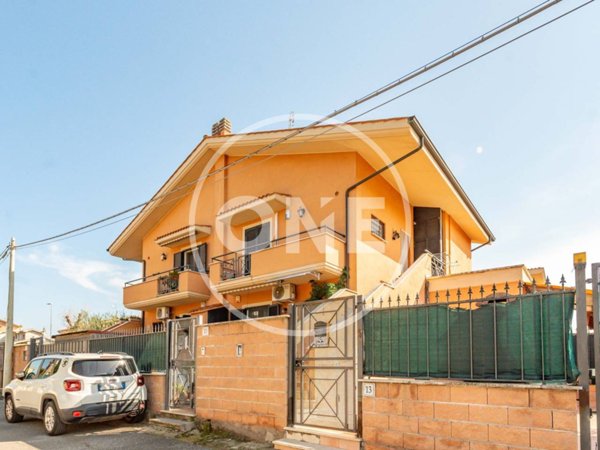 casa indipendente in vendita a Roma in zona Lunghezza