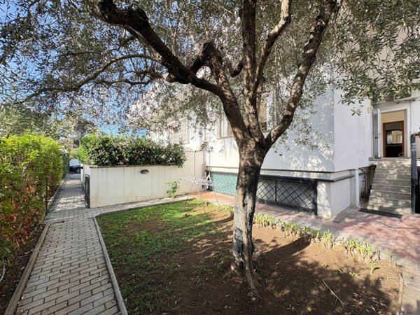 appartamento in vendita a Roma in zona Infernetto
