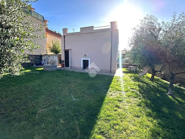 casa indipendente in vendita a Roma in zona Casal Morena