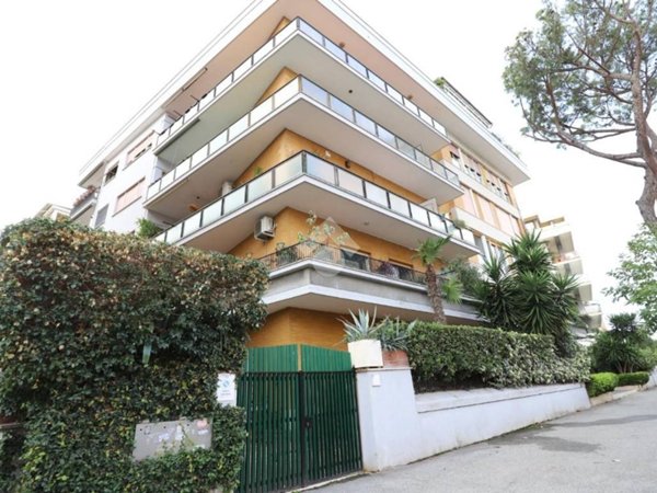 appartamento in vendita a Roma in zona Ostia