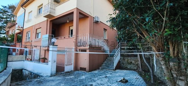 casa indipendente in vendita a Roma in zona Tomba di Nerone