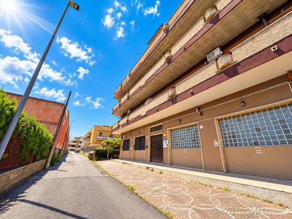 appartamento in vendita a Roma in zona Spinaceto