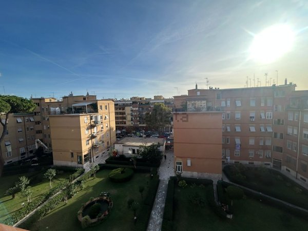 appartamento in vendita a Roma in zona Ostia
