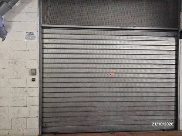 box auto in vendita a Roma in zona Borghesiana