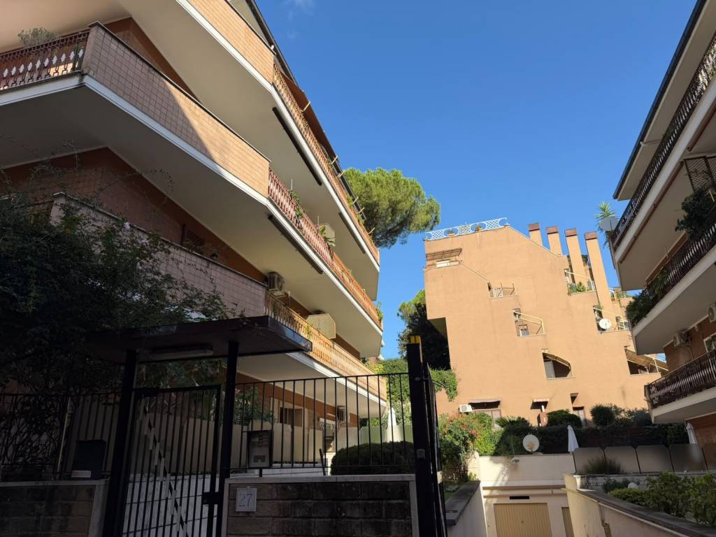 appartamento in vendita a Roma in zona Gianicolense
