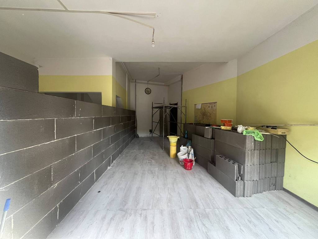 negozio in vendita a Roma in zona Alessandrino