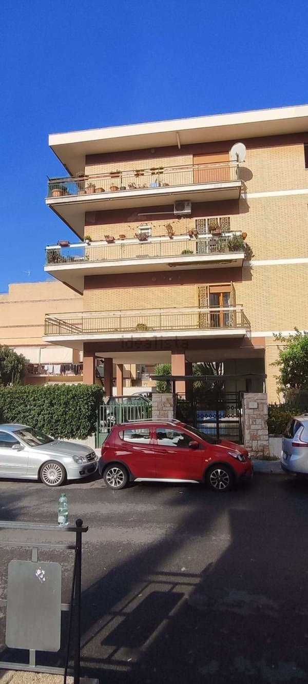appartamento in vendita a Roma in zona San Basilio