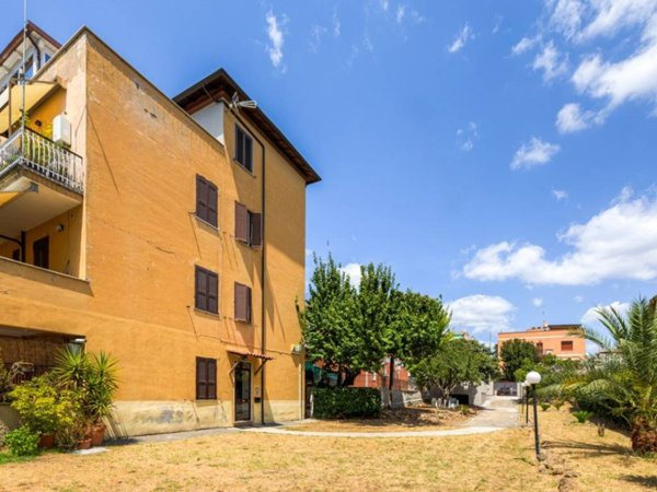 appartamento in vendita a Roma in zona Torrevecchia