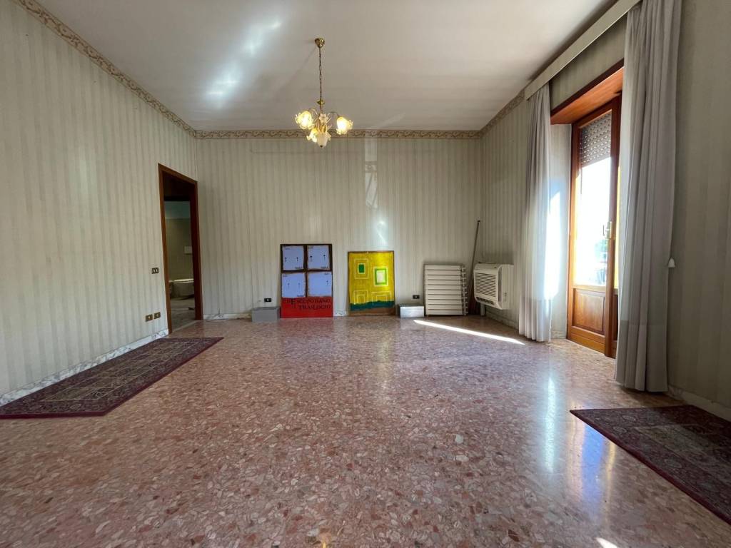 appartamento in vendita a Roma in zona Sette Bagni