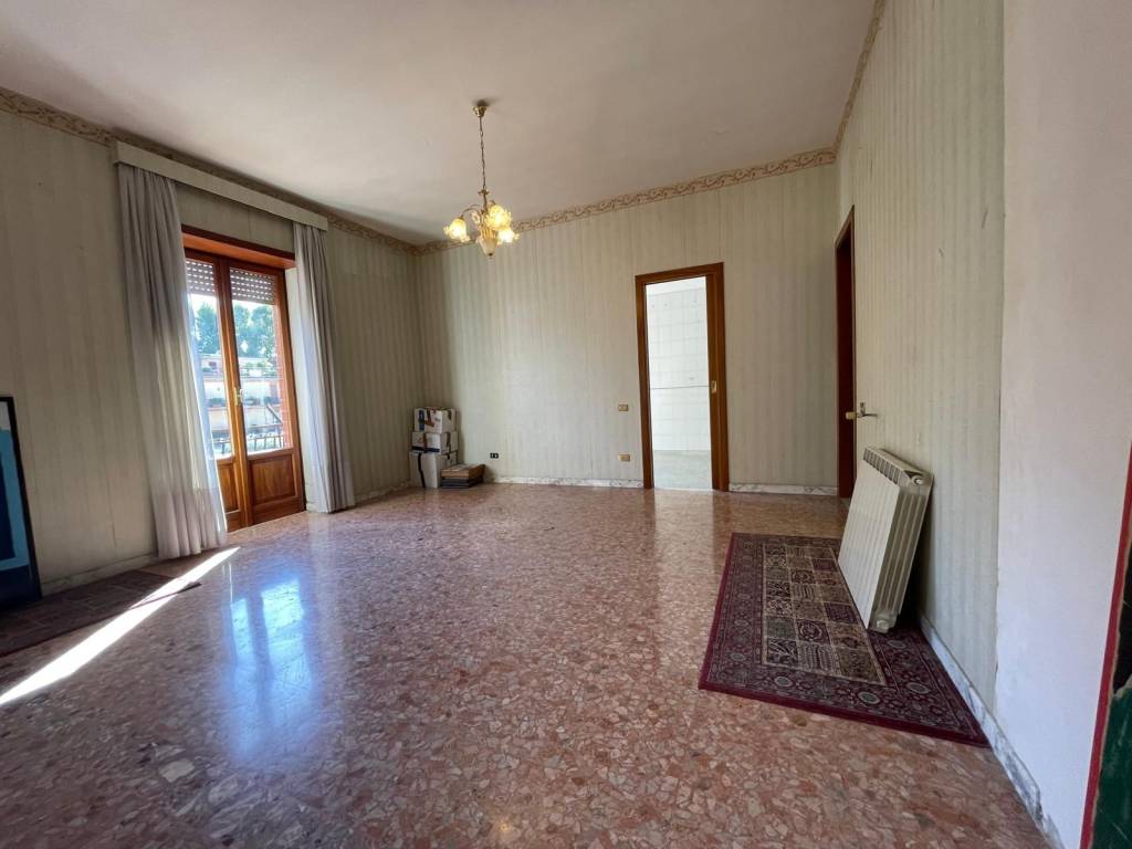 appartamento in vendita a Roma in zona Sette Bagni