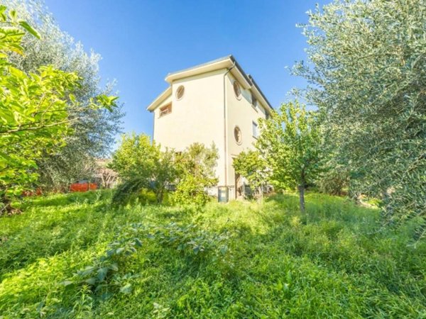 appartamento in vendita a Roma in zona Castelverde