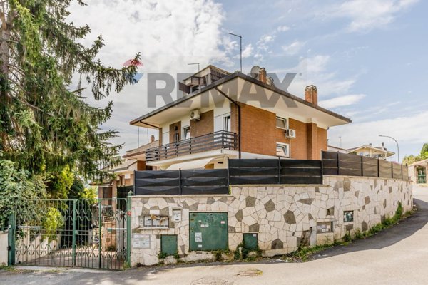 casa indipendente in vendita a Roma in zona EUR