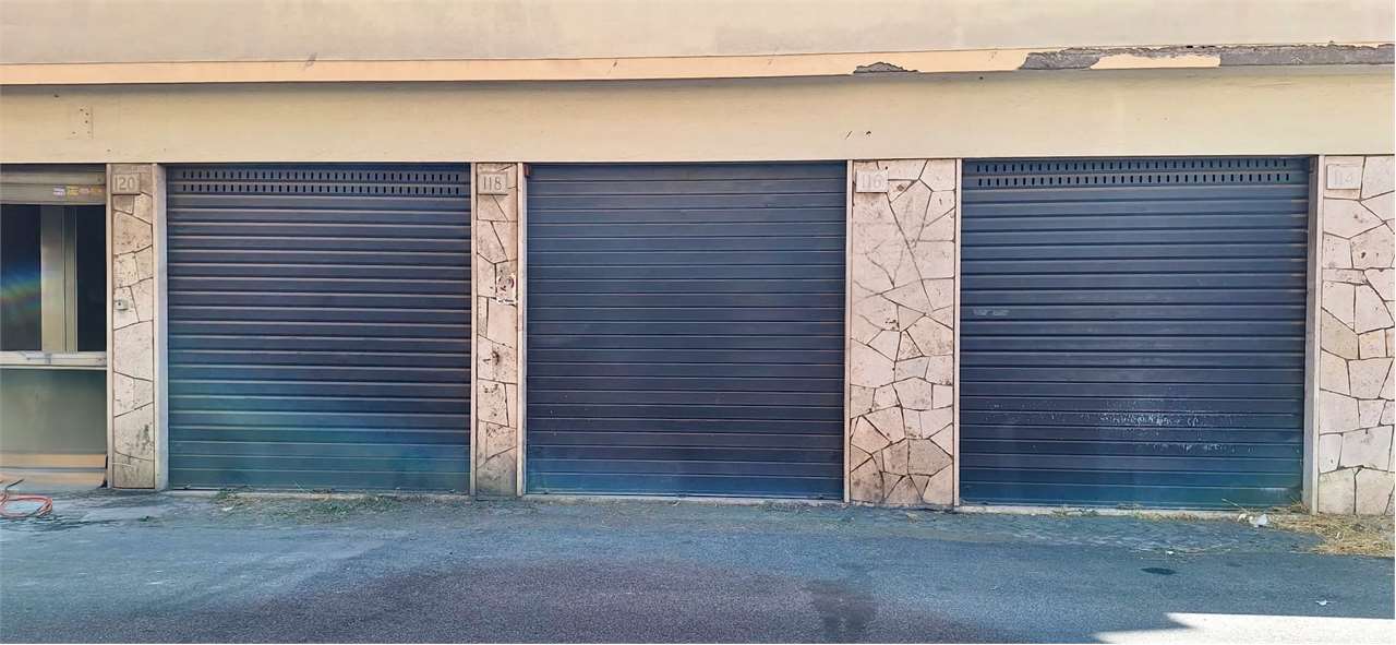 locale commerciale in vendita a Roma in zona Alessandrino