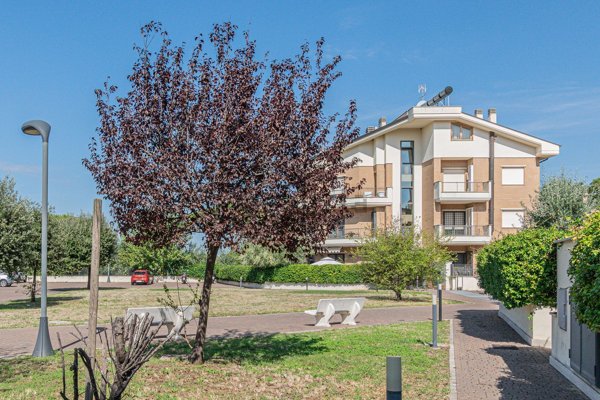 appartamento in vendita a Roma in zona Torre Gaia