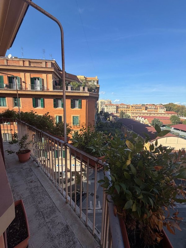 appartamento in vendita a Roma in zona Della Vittoria