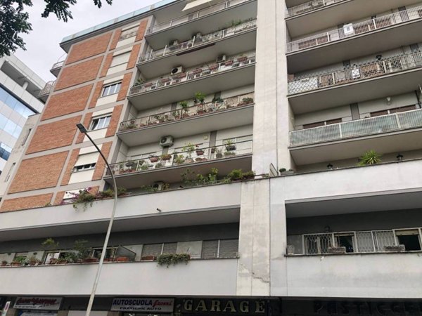 appartamento in vendita a Roma in zona Ostiense