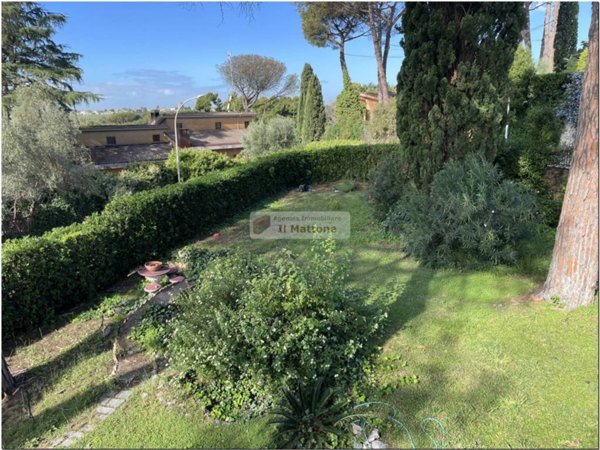 casa indipendente in vendita a Roma in zona Tor de' Cenci