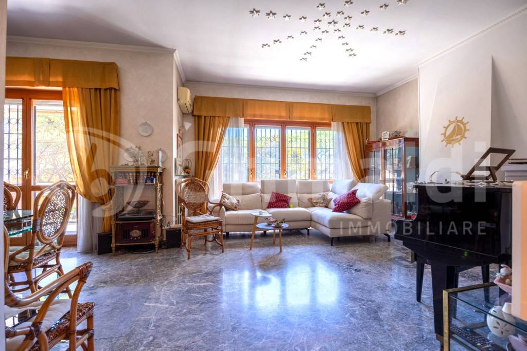 appartamento in vendita a Roma in zona Mostacciano
