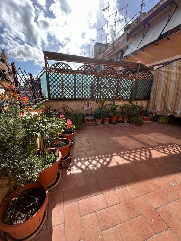 appartamento in vendita a Roma in zona Prenestino-Centocelle