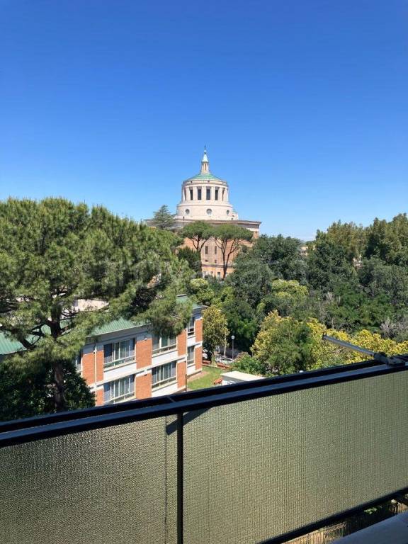 appartamento in vendita a Roma in zona Ostiense