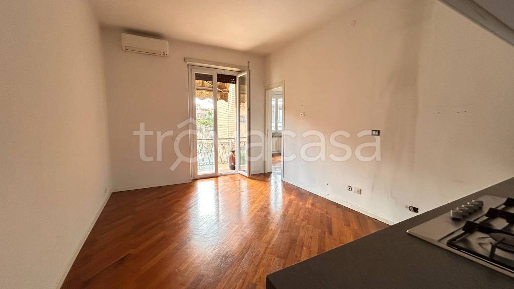 appartamento in vendita a Roma in zona Appio Pignatelli