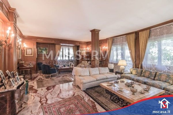 casa indipendente in vendita a Roma in zona EUR