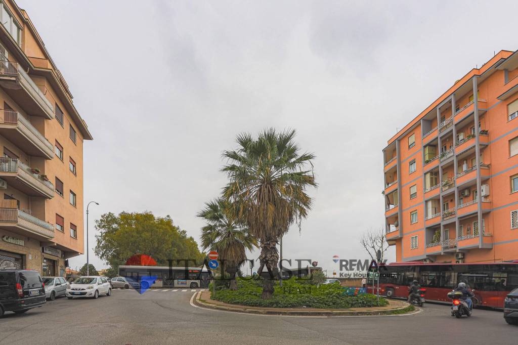 locale commerciale in vendita a Roma